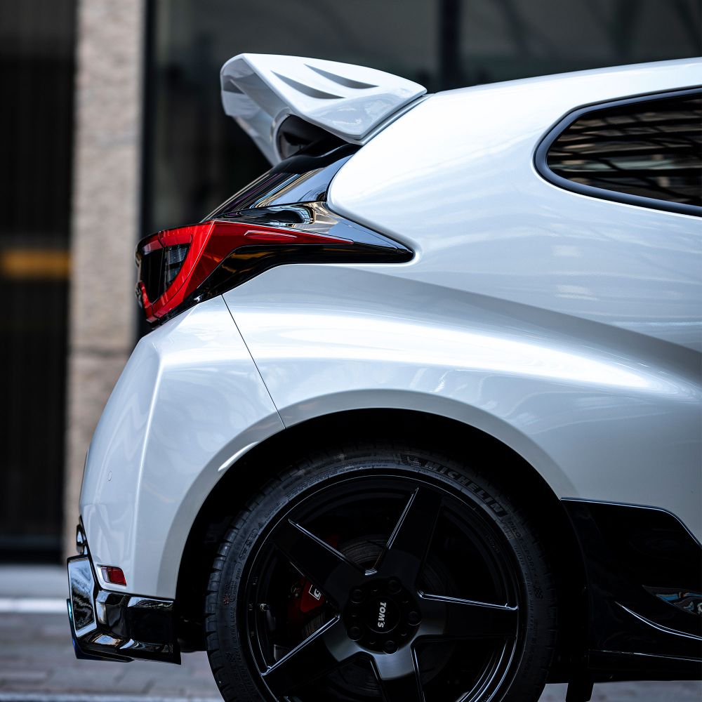 [GR Yaris Gen2] Rear roof wing