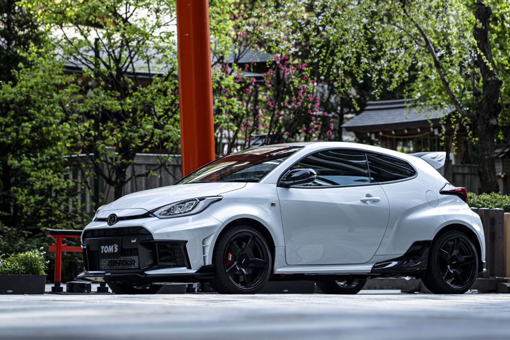 [GR Yaris Gen2] Side edge attachment